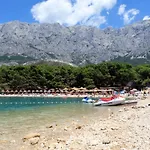 With A Parking Space - 6694 Apartamento Makarska