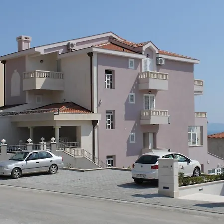 With A Parking Space - 6694 * Makarska