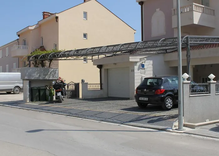 With A Parking Space - 6694 * Makarska