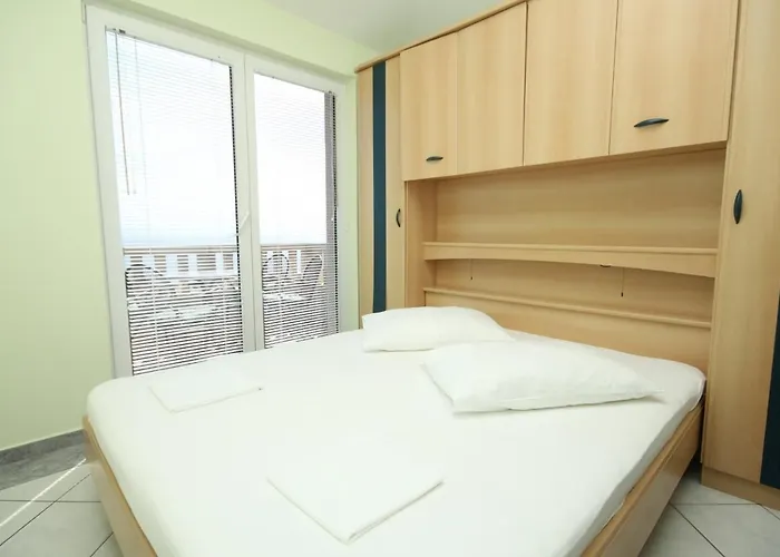 With A Parking Space - 6694 * Makarska